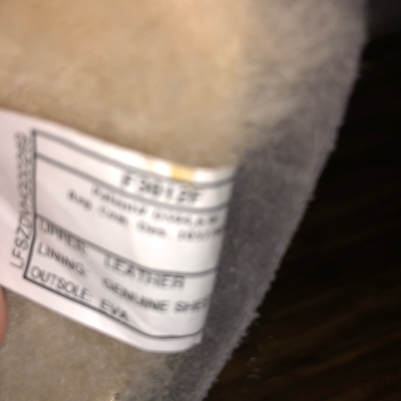 Original UGG Australia ‘Maddie’ boots in mushroom - Picture 6 of 8